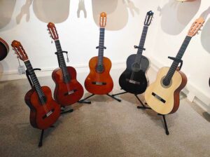 Les guitares d'étude Yamaha chez Pikinasso !
